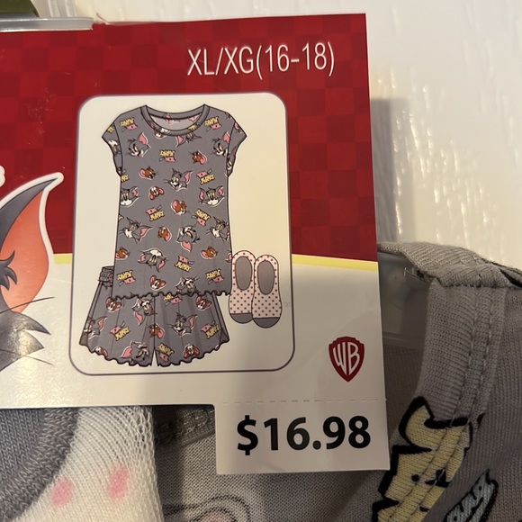 Tom and Jerry 3pc sleep-short set with socks - Picture 3 of 6